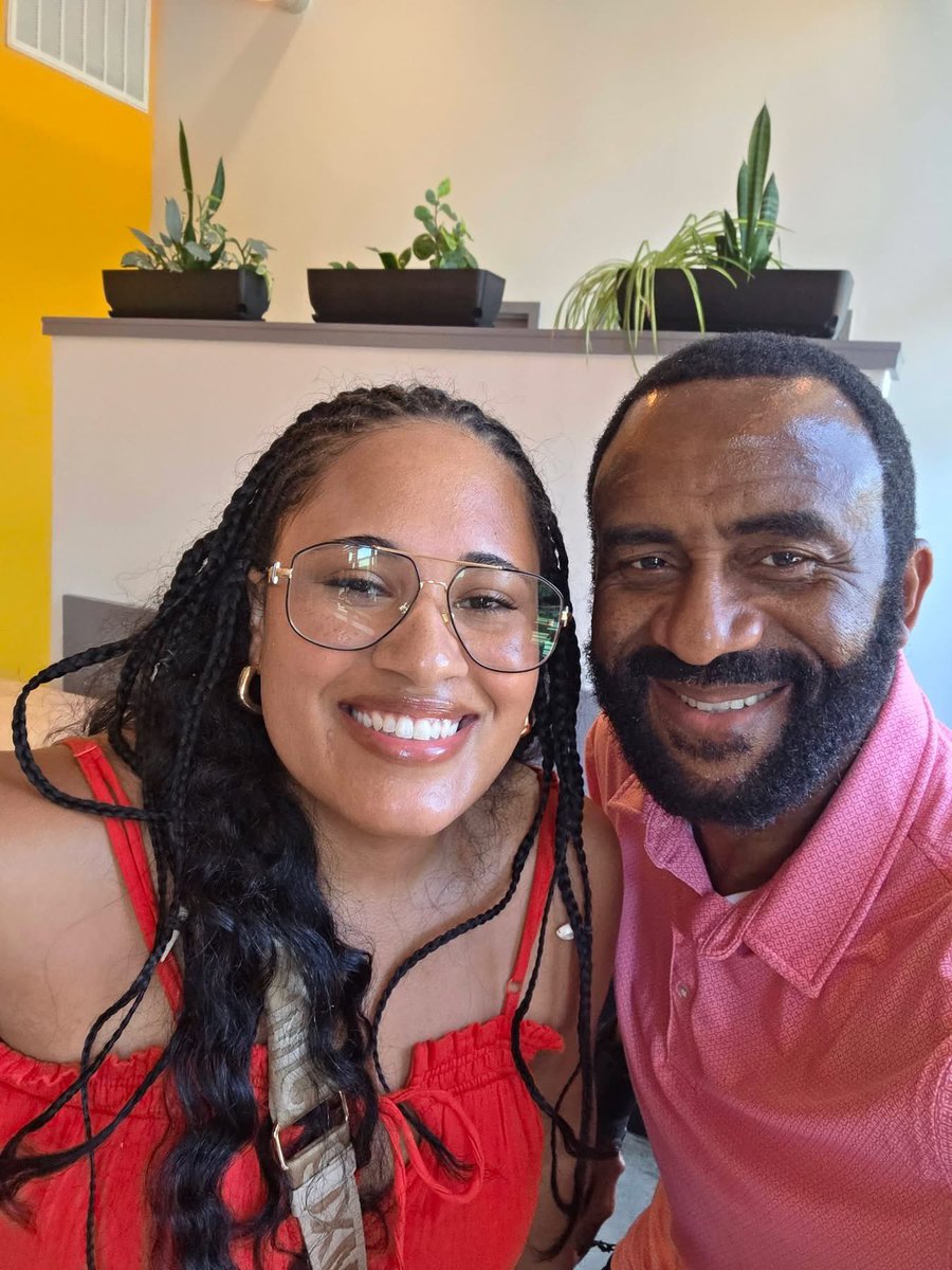 MahaliaSBM's tweet photo. There is a woman missing in San Diego named Mahalia Wells-Stover. 

I was contacted a couple of weeks ago on Facebook by someone who thought they found my ID. 

I am posting here in case anyone in San Diego sees her. https://t.co/7iuUgt75xV