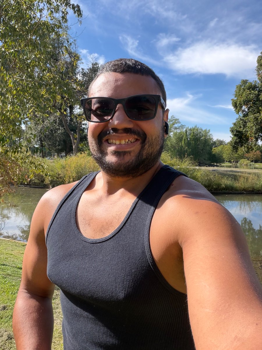 dallas_amiker's tweet photo. Good morning/afternoon Happy Saturday! Enjoying the Utah weather today have a great day my friends 😎👊💪 https://t.co/YLnXG4nwss