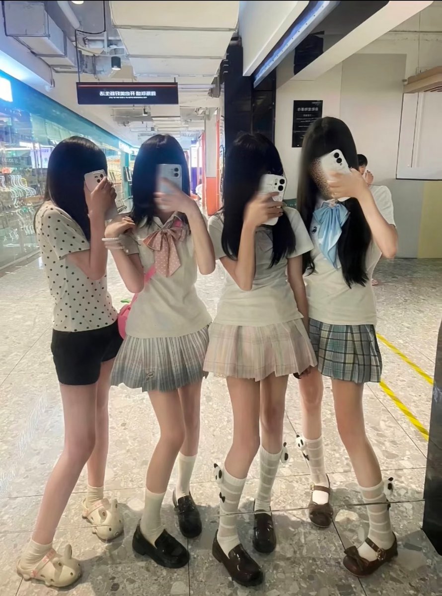 TheCode112's tweet photo. 和闺蜜新拍的照片

有人想锐评一下我跟闺蜜的福嘛 🥹       

真心给福（人机不要来）   

真没有🚪  流言 22我真的给呀 https://t.co/pv4bQr5Rs5
