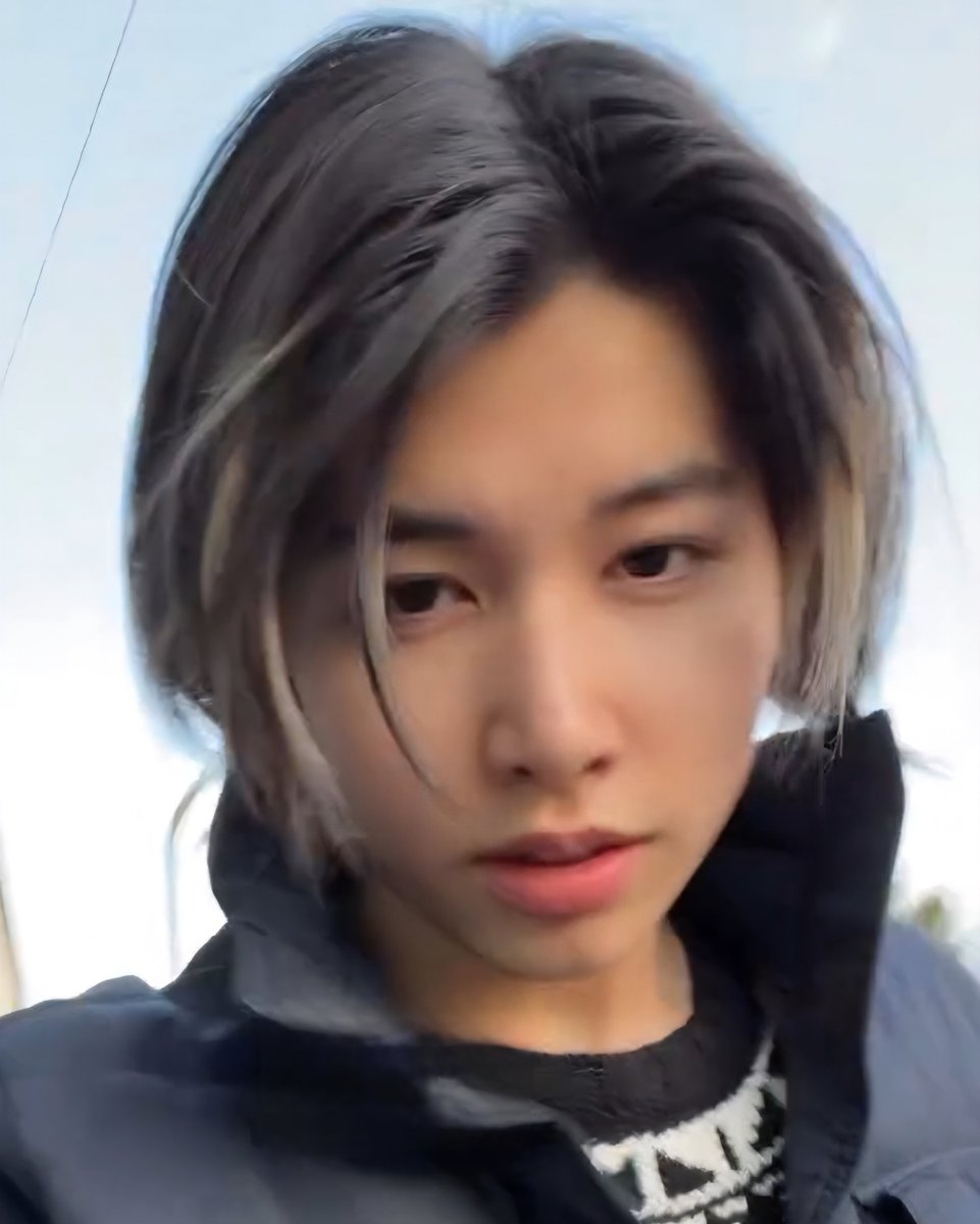 jihomato's tweet photo. oh my goodness........... he’s really in his growth spurt era 🫠😵‍💫 https://t.co/8I0NjDM8Uv