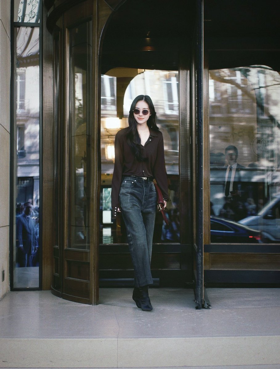 EarnmintStyle's tweet photo. (📊🔝)

🔗 https://t.co/glMWPod7wt

✅ Like
✅ Comment
✅ Share
✅ Repost
✅ Save

EARNEARN X CELINE PFW27
#CELINE #CelineEte2027
#earnearnfatima https://t.co/cOSbfqh63h