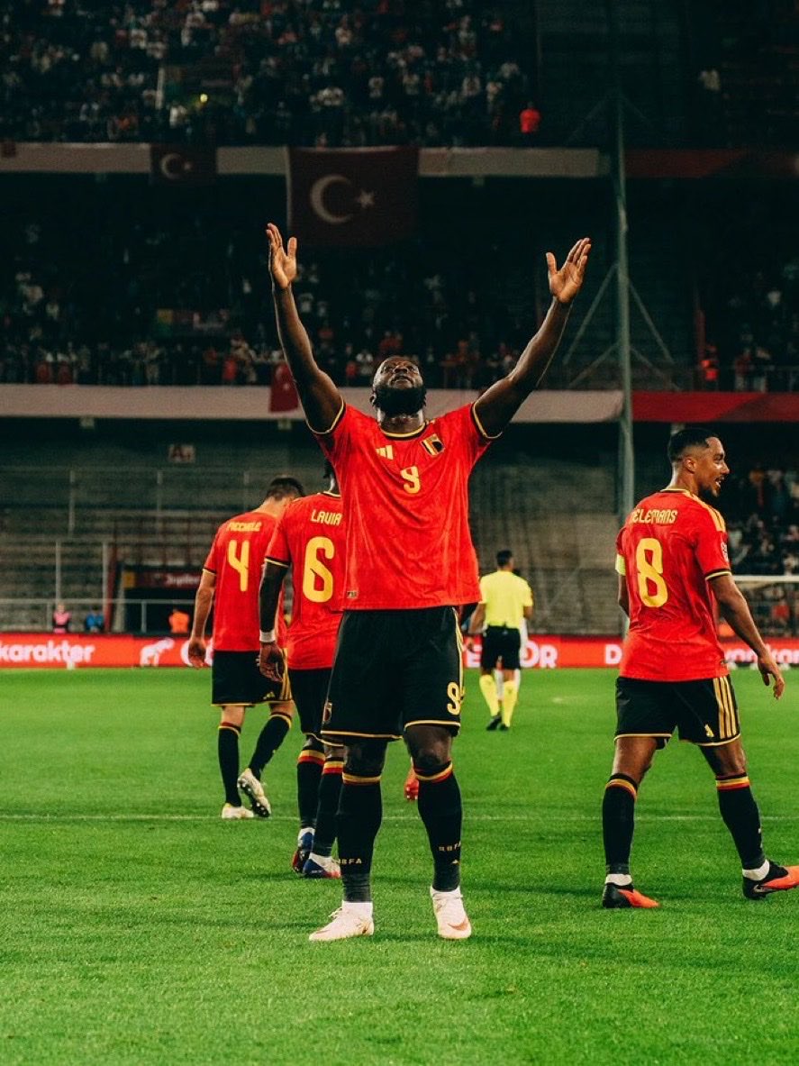 SignalFootBE's tweet photo. Avec 94 buts en 134 sélections, Romelu Lukaku pourrait atteindre les 100 buts dès ce lundi s’il en marque 6 contre la France. https://t.co/tp93YNdBqz