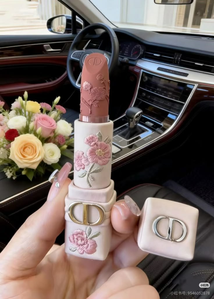 Outfit_Luxy's tweet photo. Dior lover's 💞 https://t.co/eIeroUxg5a