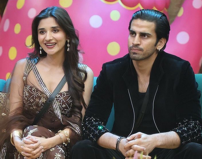 johnxwick26's tweet photo. Real bond and entertaining always two people 

#BiggBoss20 #BB20 #Gullu #Kushaltanwar
#Kanikamann https://t.co/bLro44OOmM