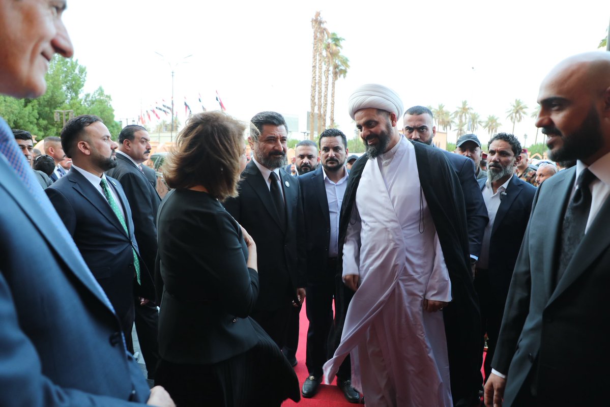 khazalimedia's tweet photo. سماحة الشيخ الأمين قيس الخزعليً يشارك في الحفل التأبيني الذي أقامته رئاسة الجمهورية بمناسبة الذكرى التاسعة لرحيل الرئيس العراقي الأسبق جلال طالباني "مام جلال" وشهد الحفل حضور عدد من الشخصيات السياسية والوطنية مستذكرين مسيرته الوطنية وما تركه من حضور في المشهد السياسي العراقي. https://t.co/u1eCY8Nh2e
