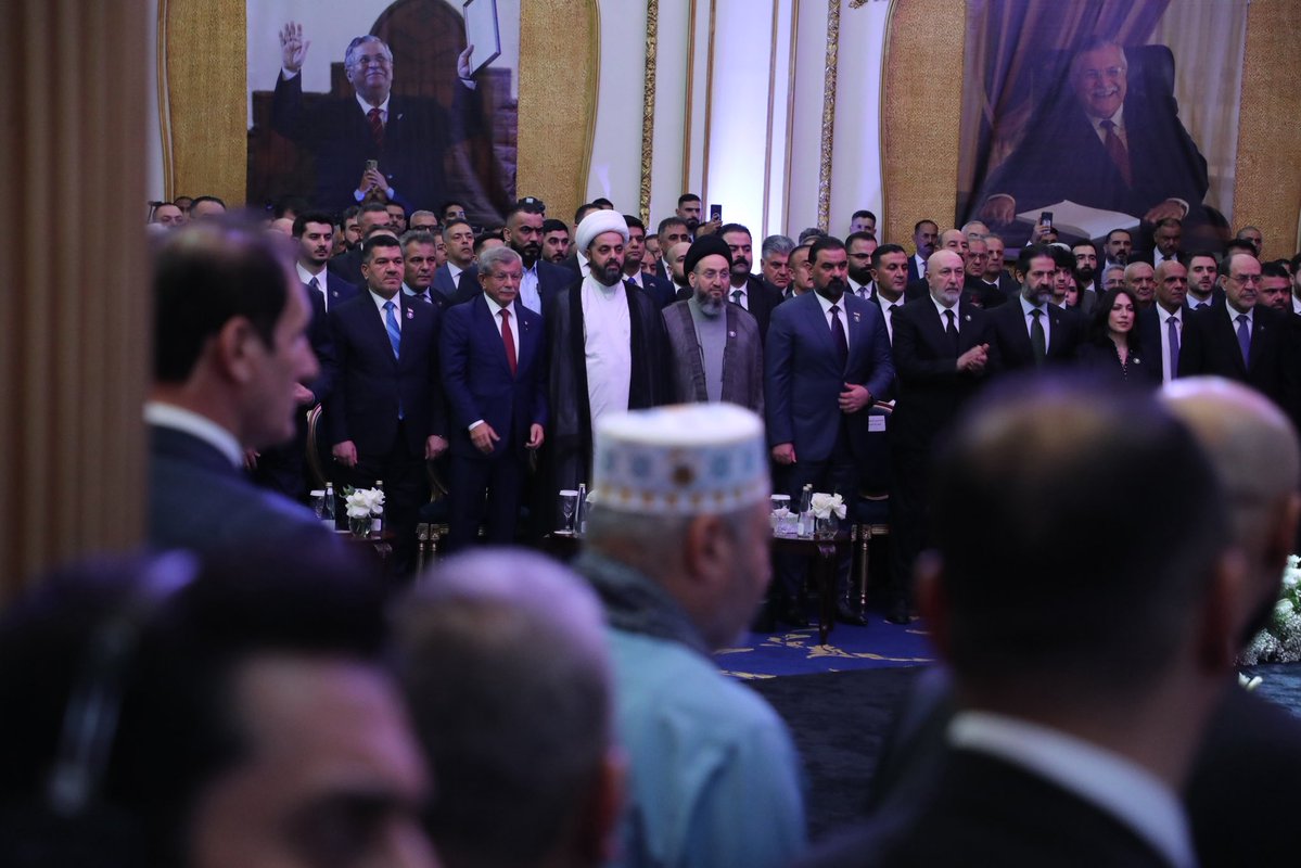khazalimedia's tweet photo. سماحة الشيخ الأمين قيس الخزعليً يشارك في الحفل التأبيني الذي أقامته رئاسة الجمهورية بمناسبة الذكرى التاسعة لرحيل الرئيس العراقي الأسبق جلال طالباني "مام جلال" وشهد الحفل حضور عدد من الشخصيات السياسية والوطنية مستذكرين مسيرته الوطنية وما تركه من حضور في المشهد السياسي العراقي. https://t.co/u1eCY8Nh2e