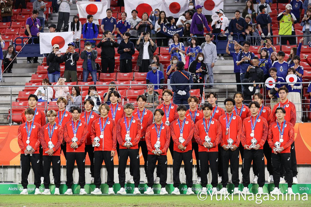 weeklysd's tweet photo. 📸フォトギャラリー📸
【厳選ショット】大岩ジャパンが韓国に敗れ銀メダル。16年ぶりの栄冠ならず。

👉https://t.co/oJbS49TtwS

#サカダイ #サカダイフォト
#サッカー日本代表 #U21日本代表 #daihyo
#アジア競技大会 https://t.co/PMdqeHNSbp