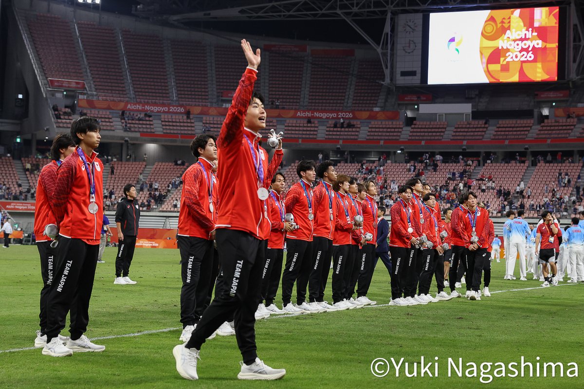 weeklysd's tweet photo. 📸フォトギャラリー📸
【厳選ショット】大岩ジャパンが韓国に敗れ銀メダル。16年ぶりの栄冠ならず。

👉https://t.co/oJbS49TtwS

#サカダイ #サカダイフォト
#サッカー日本代表 #U21日本代表 #daihyo
#アジア競技大会 https://t.co/PMdqeHNSbp