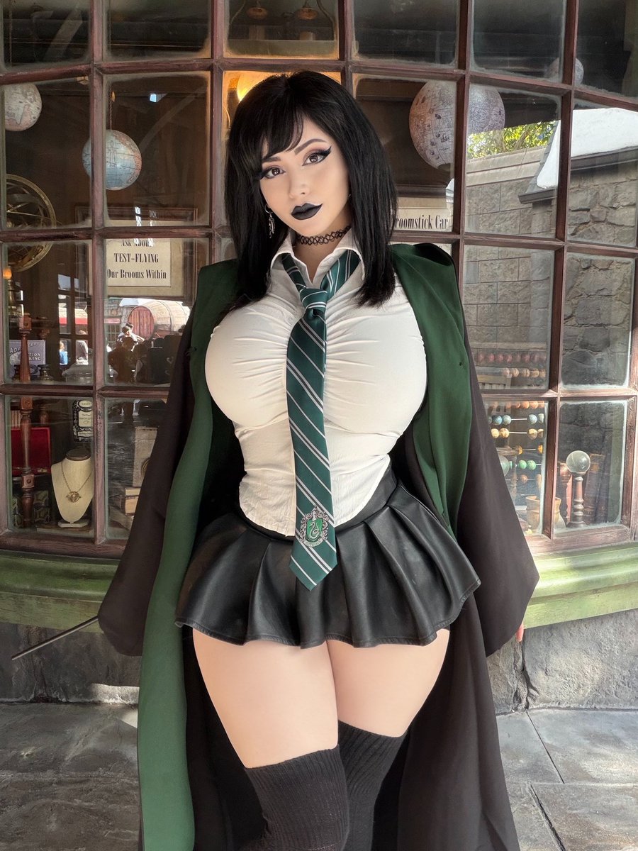 pinkchyu's tweet photo. Now make her goth 🖤 https://t.co/aAzsxfH6Ad