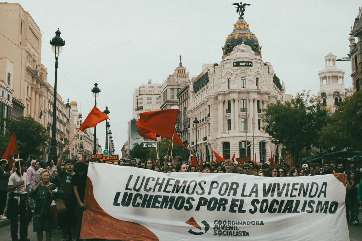 zarya17's tweet photo. Efectivamente, ¡esto es lucha de clases!🚩 https://t.co/JNHFsWVqJ1