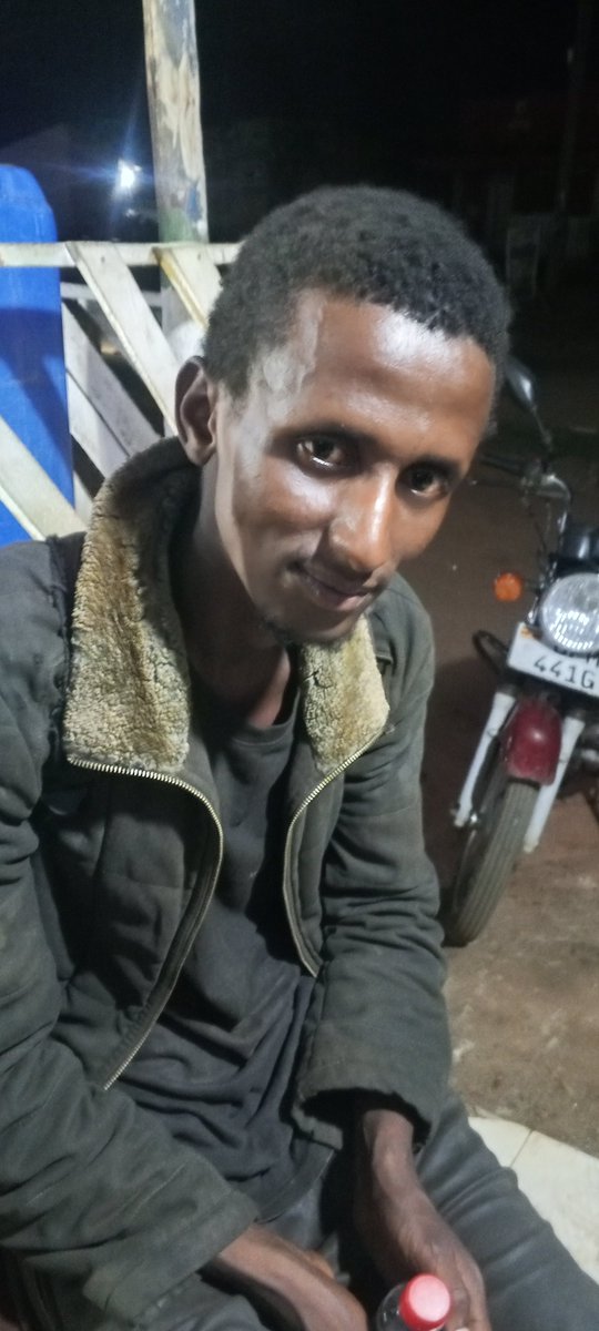 EkopaiD's tweet photo. He told me his name is yusuf kinyanjui machethe 23yrs from ymca village in nakuru  Kenya that he studied in jamhuri primary school &amp; spotlight secondary school his father name is Danson kinyanjui machette mother's name kaltum shathia her tel +254713614460 brothers name keisal https://t.co/o9Eh155uvh
