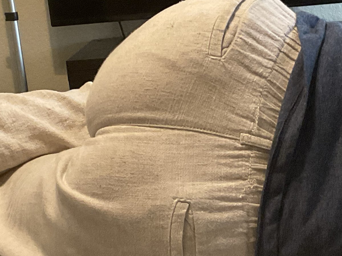 Ajxfein's tweet photo. How thick is my mom! #cuck #cuckson #momson #creepshot #cuckold #ass #sexy #viral https://t.co/NhCHALiKIe