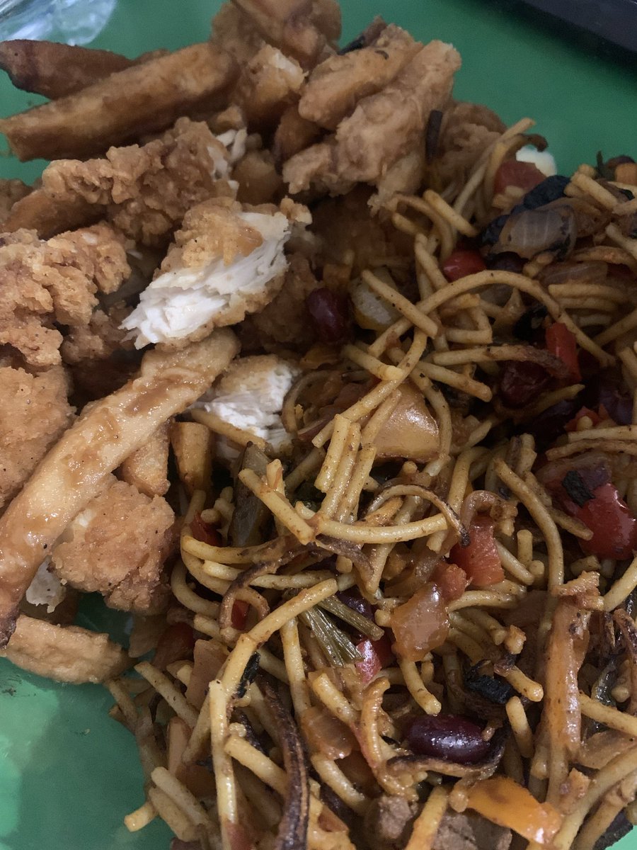 danjiniscool102's tweet photo. Mixing leftovers is a way of life https://t.co/EyEGl1IHg9