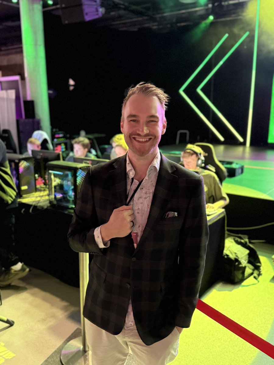 LandorKarlsen's tweet photo. Straks tid for finale i Bergen Games! @bergengames 

Live på twitchen til @777esports 🤩

Infurity vs Slaktegjengen

Letsgoooo!

@InfurityGG @Slaktegjengen 🤩 https://t.co/M86dw4Qzm0
