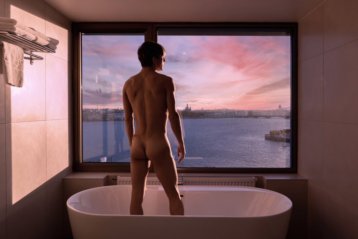 Mitrandir_ph's tweet photo. Once upon a time… Do u like color ?) #maleform #malebody #gays https://t.co/rrcTiCta4t