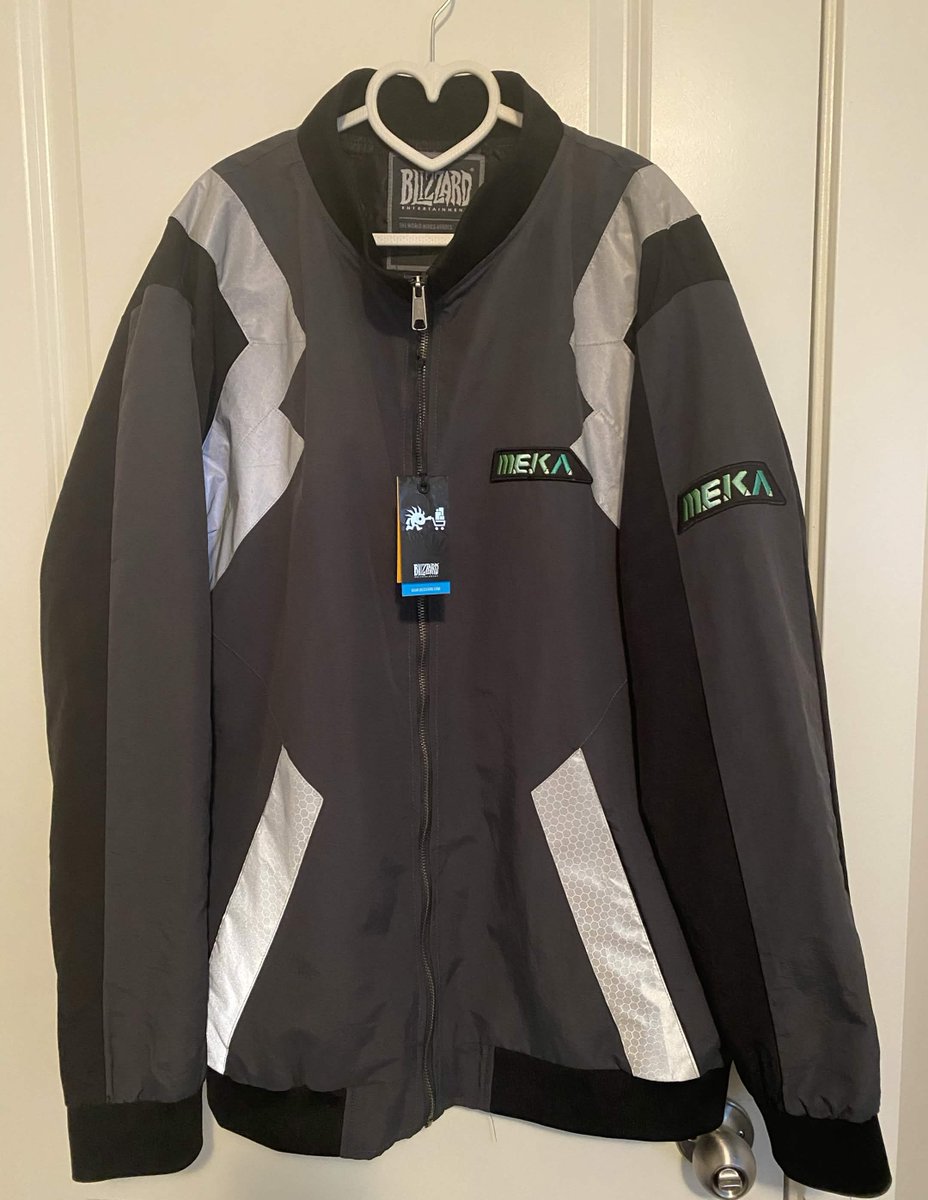 DmonMEKA_PPG's tweet photo. Official MEKA jacket finally arrived!! It was pretty expensive but so worth it, this will be great for me when i'm walking around with the wife at a convention when she cosplays D.Mon and it will be good for her if she gets a photo shoot to have the jacket! Money well spent 😁😈 https://t.co/11XSTB8jTA