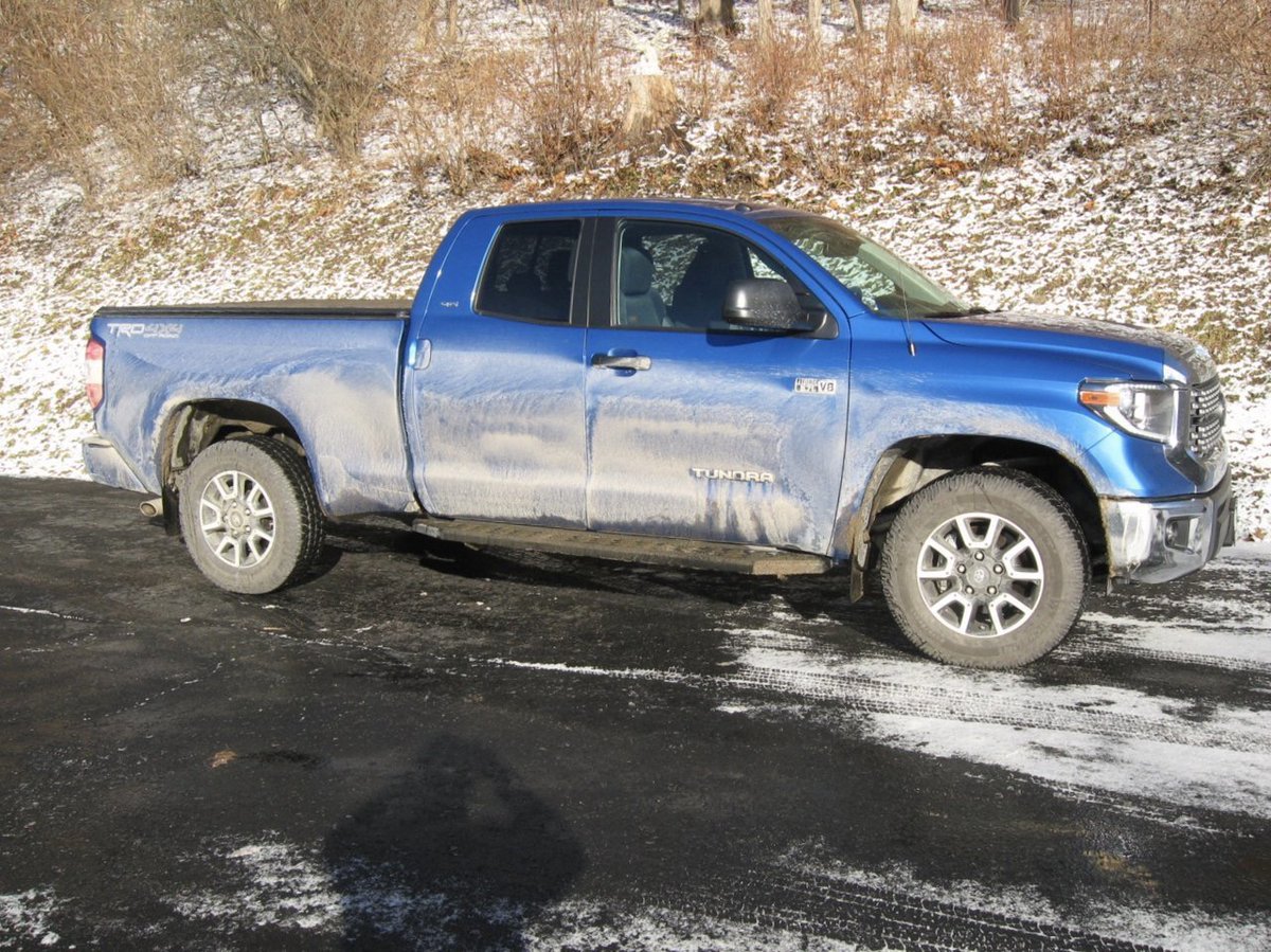 JoeHectorFLX's tweet photo. @ClarksonsFarm1 Salt Life in the Un-democratic State of New York.

2018 Tundra. 5.7 Litre V8, Port Injected, 6-speed.

Purchased new in 2018.  Still own. < 43,000 miles https://t.co/J6BWUgFONy