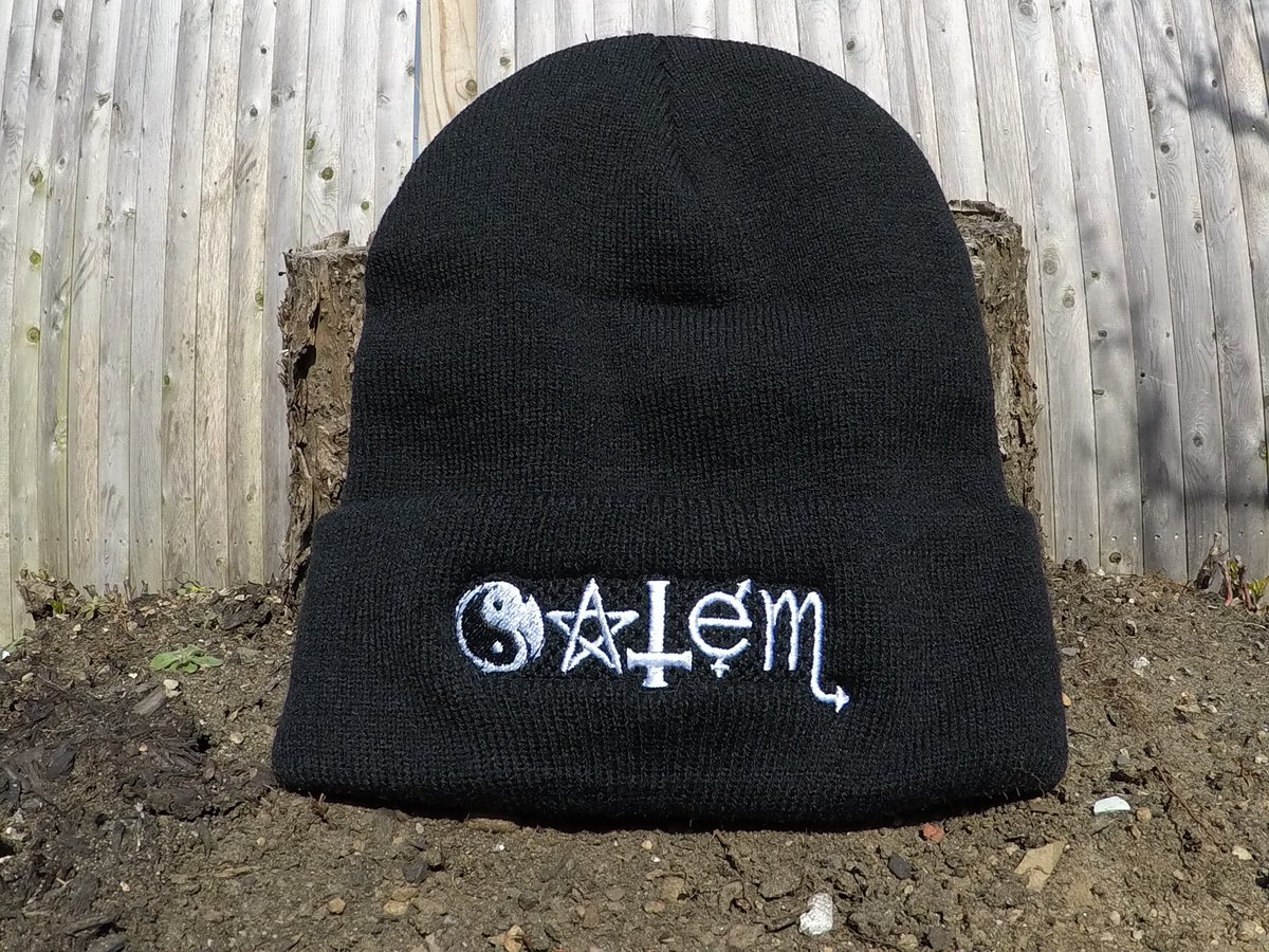 flyingmonki666's tweet photo. Subtle stitched motif, clean cuff, and refined embroidery—perfect for cool days and city walks. Simple, thoughtful everyday wear. #Fashion #BeanieWeather Tap the link in bio. https://t.co/vWpiMH2TQH