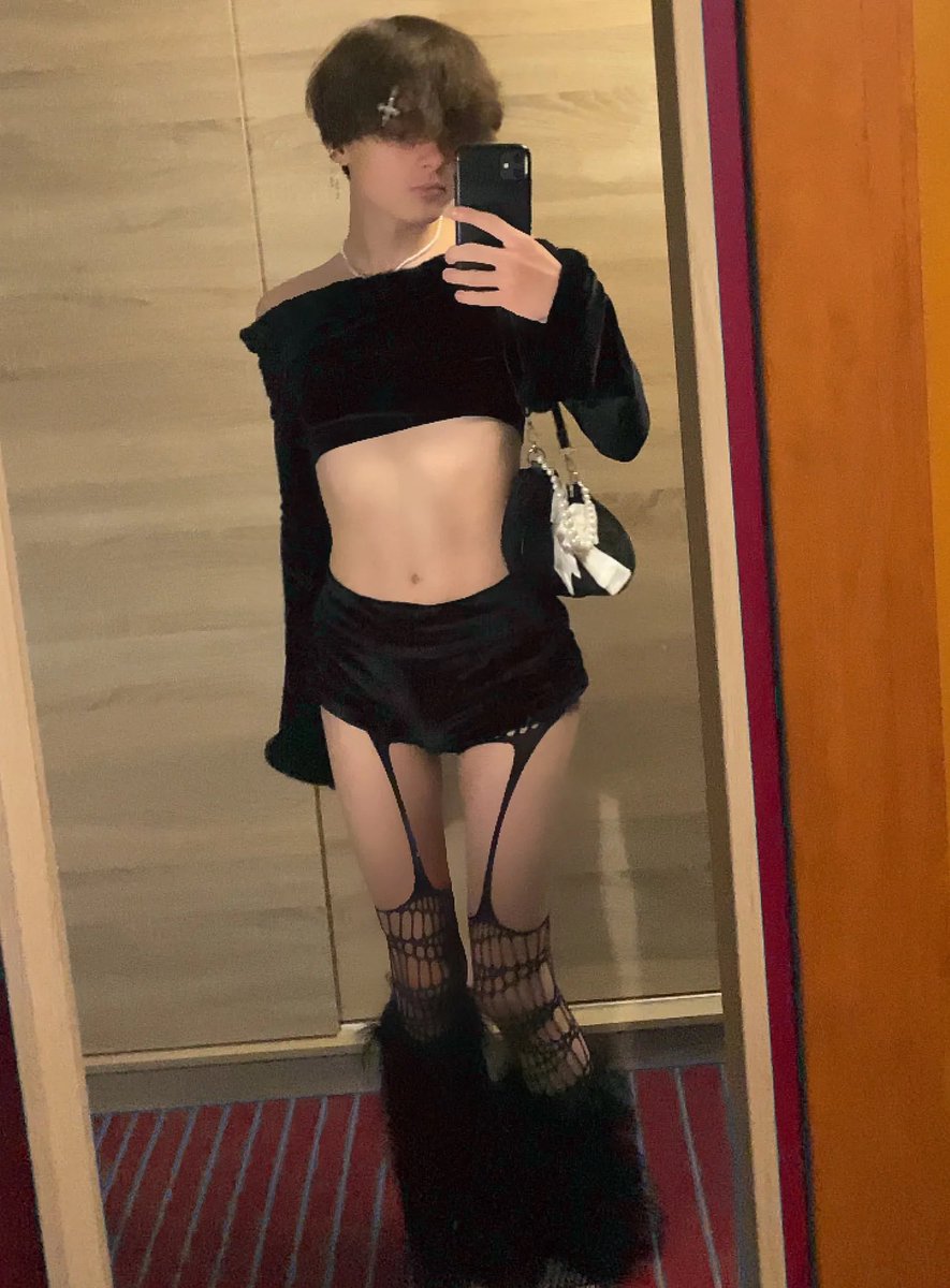 ferloydd's tweet photo. just love dressing cute 
#femboy #femboi https://t.co/tMhSm1u33p