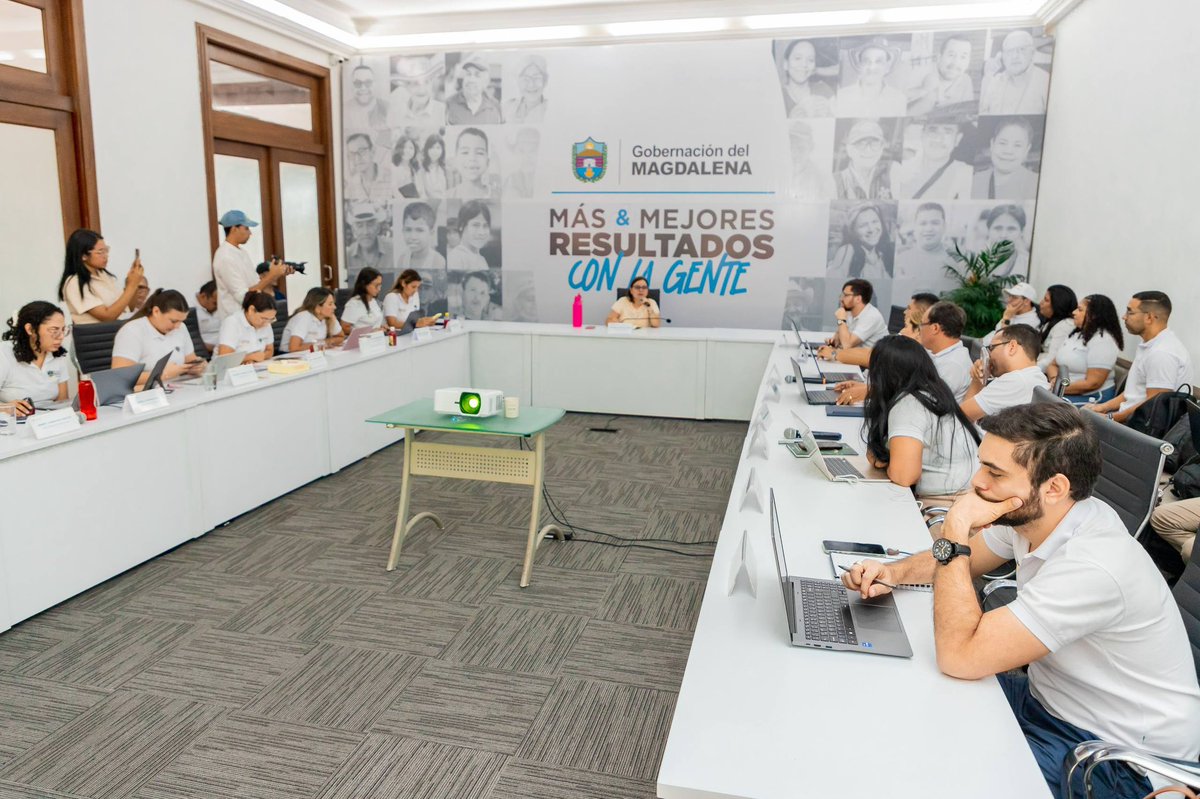 mmarguiguerra's tweet photo. Hoy, sábado, adelantamos Consejo de Gobierno con todo el gabinete de la @magdalenagober para conocer en detalle los avances en programas sociales y proyectos en materia de vías, salud, infraestructura, educación y saneamiento básico.

Por Más y Mejores Resultados para el Magdalena.
