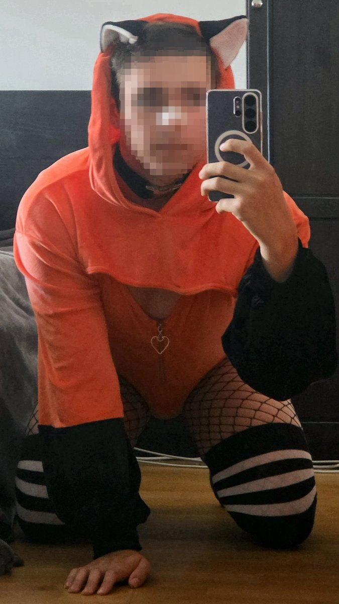 MishaFem's tweet photo. Pet me :3 #thighhigh #femboys #germanfemboy https://t.co/e3BVhchCkA