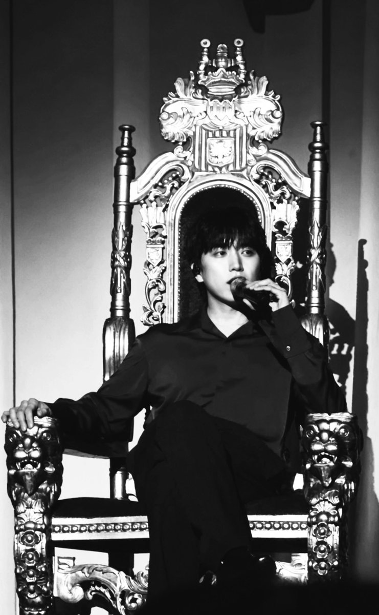 3hvk4ls's tweet photo. 흑백 ver. https://t.co/gcZ13IMJJM