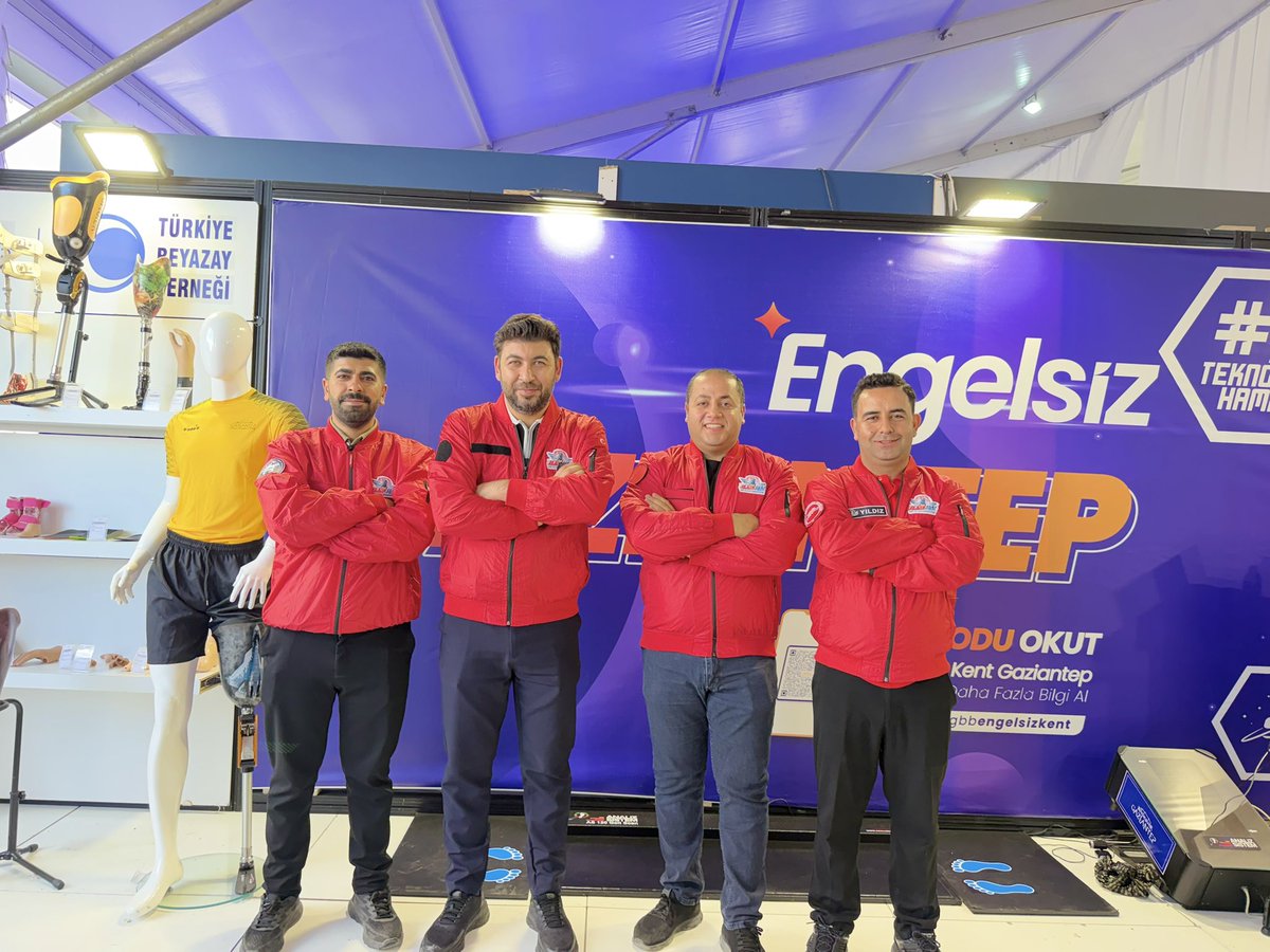 mikramarslan's tweet photo. 📍 Şanlıurfa | TEKNOFEST

Alandayız! 🚀🇹🇷

Gaziantep Büyükşehir Belediyemizin Engelsiz Yaşam Daire Başkanlığımızın standını ziyaret ettik.

TEKNOFEST heyecanını Şanlıurfa’da hep birlikte yaşıyoruz. 🚀🇹🇷

@avyusufibis 
@osmannazlier 
@fatihseyrekk
@avmustafadurmus 
@Eyyupyildiz27 
@AKGenclikGM 
@akgencsahinbey