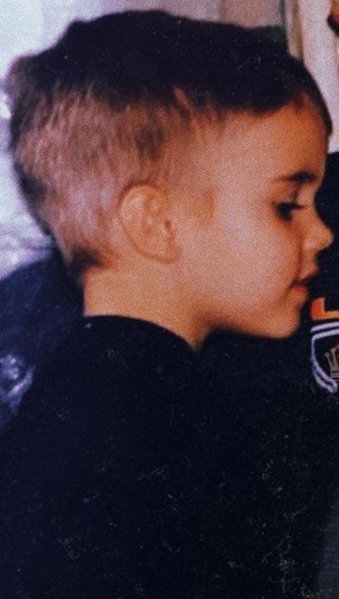 availablebiebzs's tweet photo. Justin Bieber                        jack blues https://t.co/uqLvGf6xnC