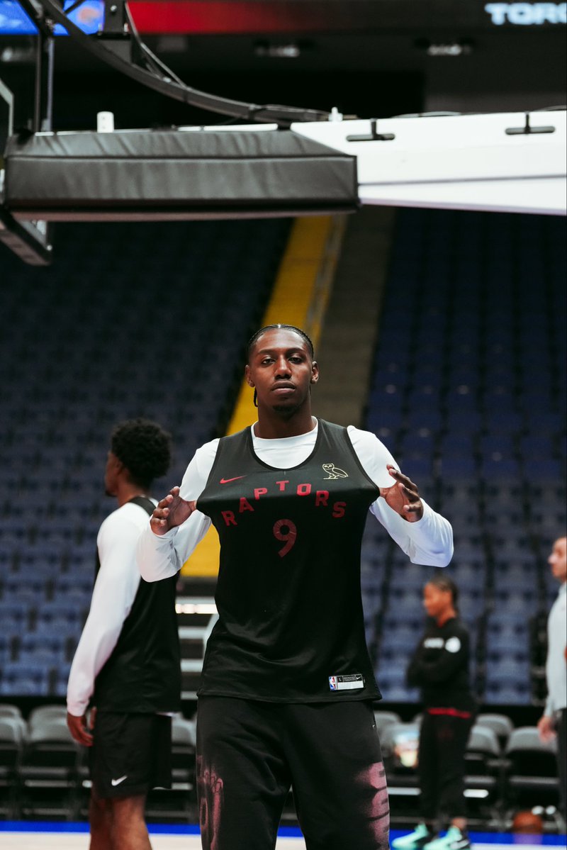 Raptors's tweet photo. Preseason hoops 🔜 https://t.co/xC6Cuvhosv