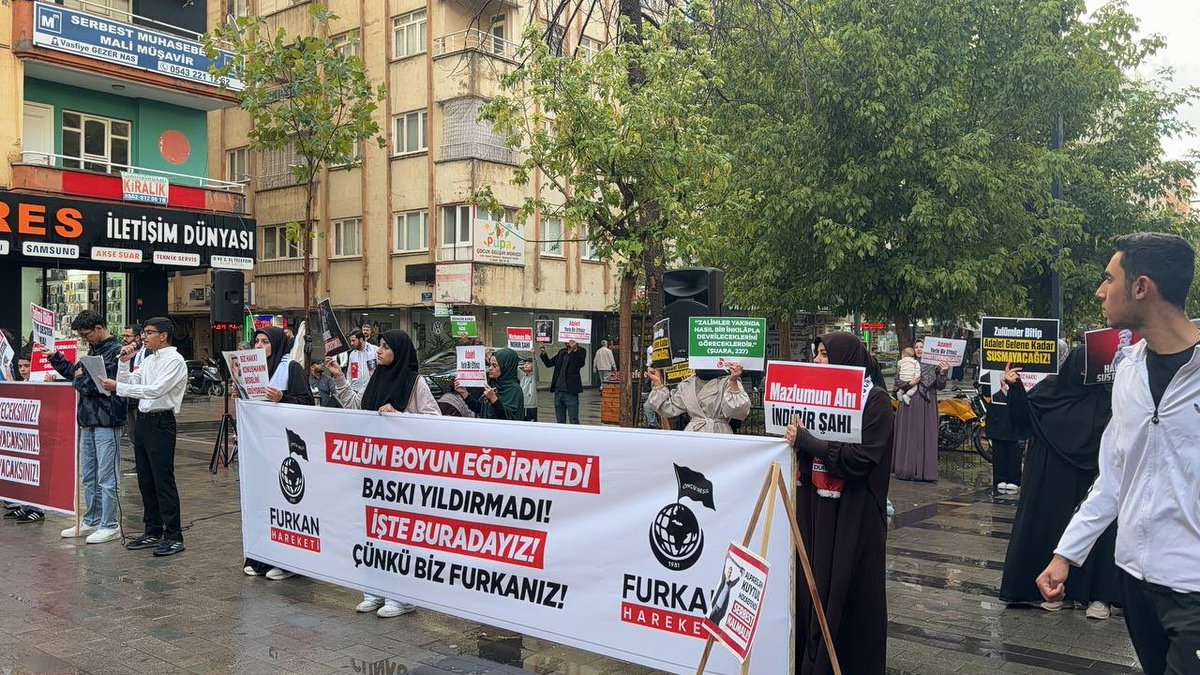 BotanTumblrx's tweet photo. 🚨Siirt Furkan Hareketi Olarak Hocamız Ve Tutuklu Bulunan Kardeşlerimiz İçin Basın Açıklaması Gerçekleştirdik 
🗣️Meydanlardayız Sonuna Kadar https://t.co/oGwNW2DnL5