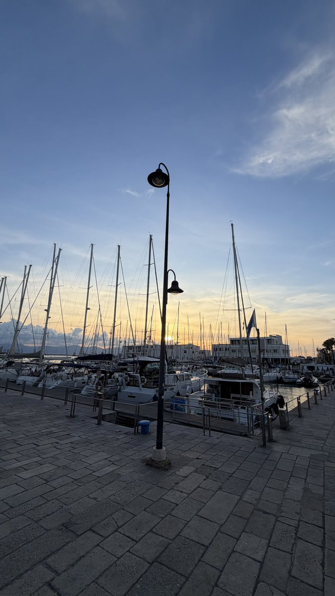PedroLambertini's tweet photo. Y el viaje va llegando a su hora crepuscular. Última parada: Cagliari, la capital de Cerdeña. https://t.co/iPmzurX9gf