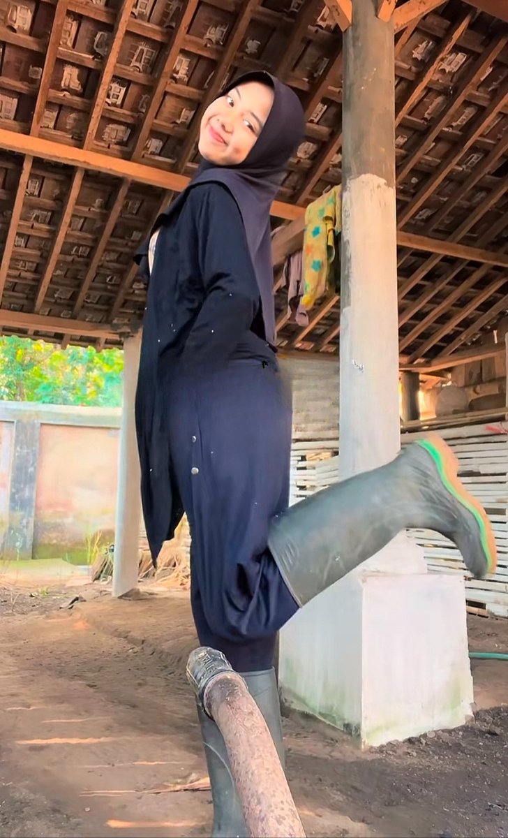 boottt21's tweet photo. Tytyd dikocokin cewe2 make boots. Ngeflyyyyy max🥵💦💦💦💦 https://t.co/ImkaV0cybk