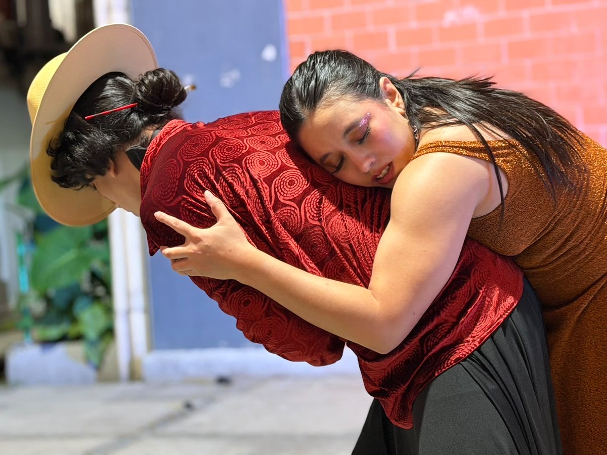 DGINDDECULT's tweet photo. 🌙✨ ¡La cultura llega a las vecindades!
Disfruta Danza en vecindades: Sueño de una noche de verano, como parte de #TerritoriosDePaz.
🎭 Arte, convivencia y Cultura de Paz en comunidad. 🏘️
#Cultura #DerechosCulturales https://t.co/aPvek4Svho