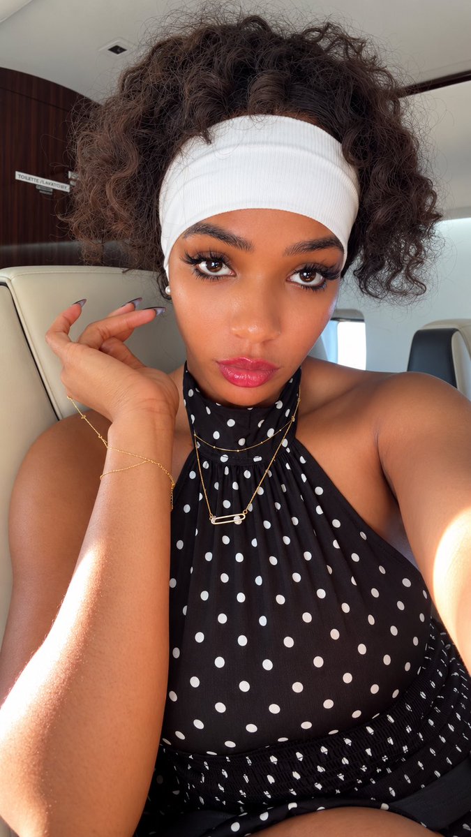 diidi_diaries's tweet photo. my new toxic trait is letting people think whatever they want. i’m not a customer service representative for your misunderstanding. #didistars https://t.co/Vaws30hPRC