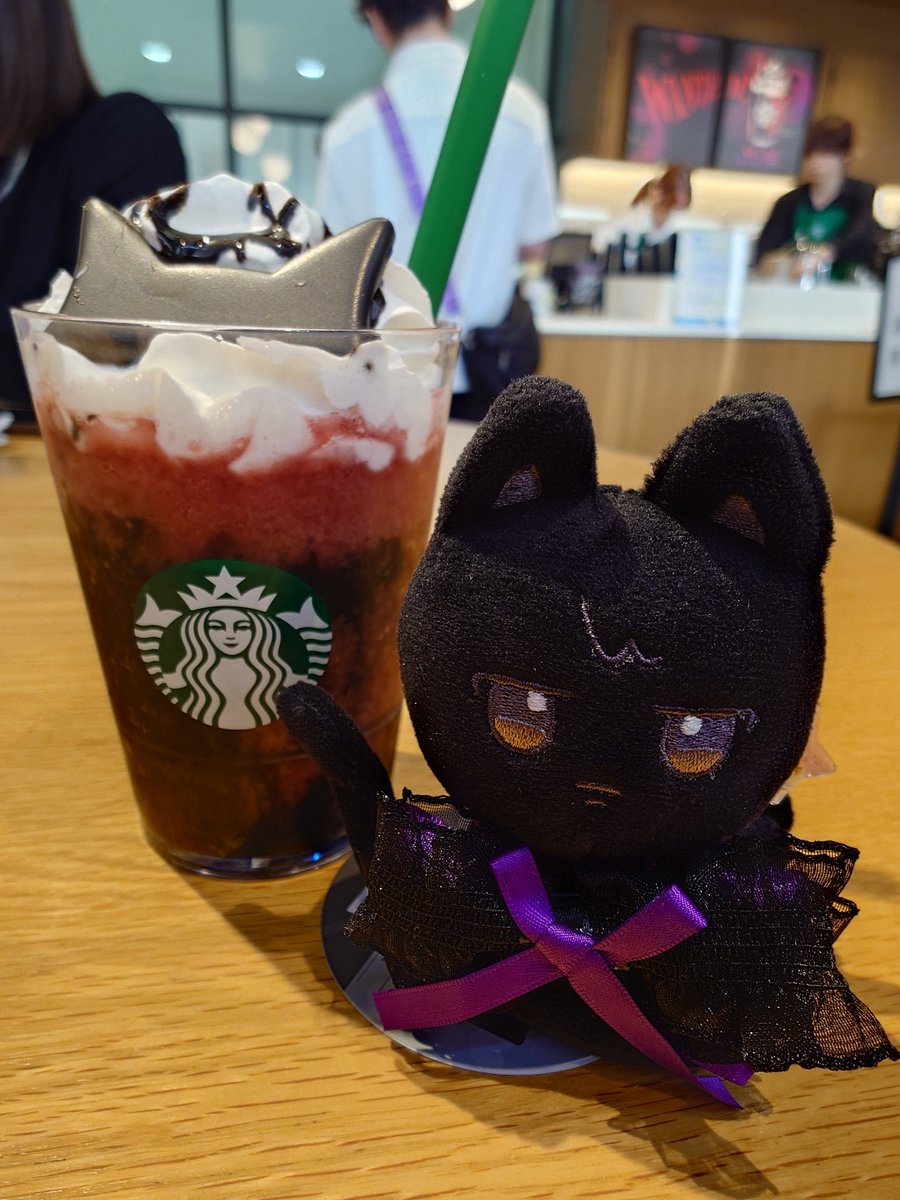 Akk_AN3's tweet photo. @_hauntedrecords 🐈‍⬛ 🐈 https://t.co/CXaEBYAJcD