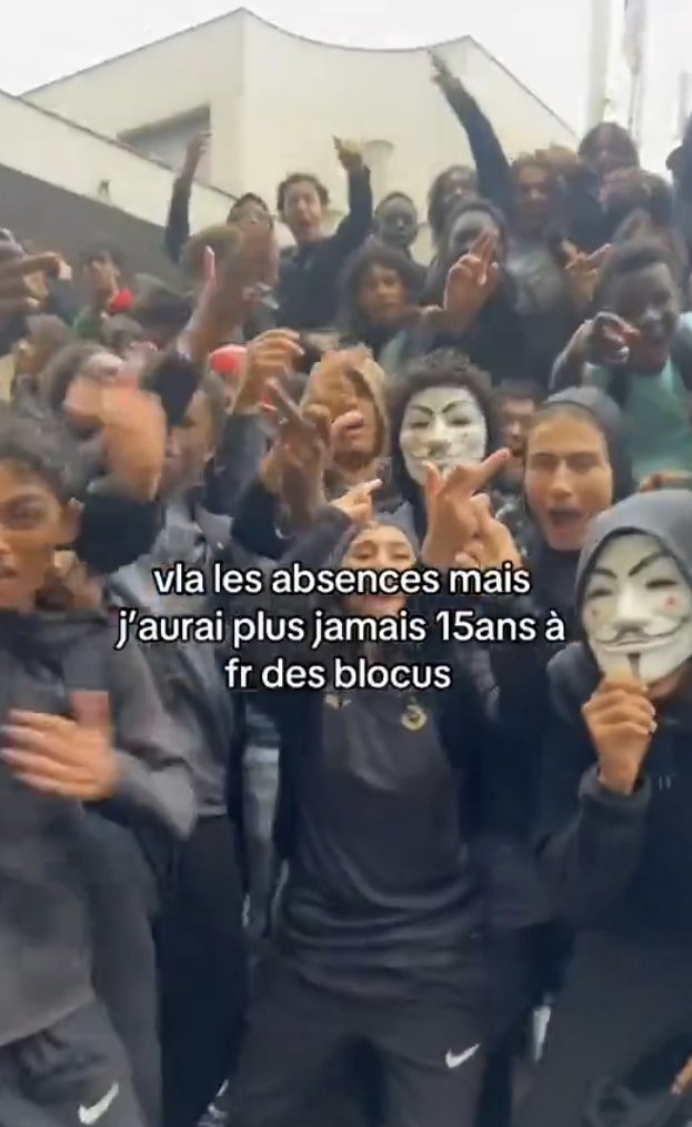 CarlosPazC2021's tweet photo. El buenismo, el progresismo, ha deseado durante décadas destruir Europa. Con la ayuda del liberalismo se ha acelerado.
Ya tienen en Francia lo que tanto tiempo han buscado. Que pase en España no está tan lejano. https://t.co/VbqK27MszJ