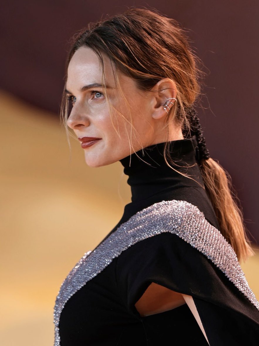 daniclaytxn's tweet photo. the most perfect side profile ever https://t.co/IHA60jzjWy