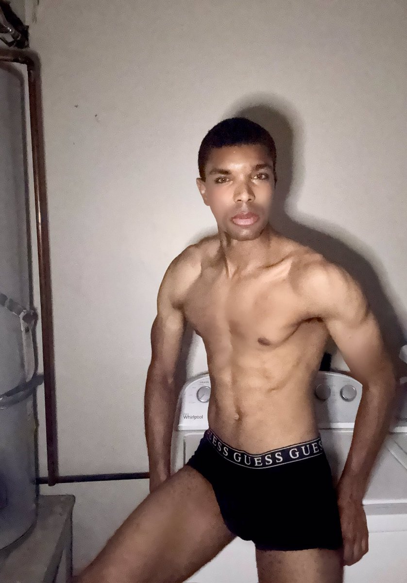 worldnewstodayc's tweet photo. IT’s Giving….V O G U E💙
#itsgiving #vogue #fashion #model #malemodel #trending #instamodel #modelofthreads #tiktokmodel #twitter #malemodeltrending #babyblue #underwear #boxerbriefs #mensclothing #menswear #gq #trendingpost #photos #photography #bayarea #sanjose #sfbayarea https://t.co/99Q3yWibMo