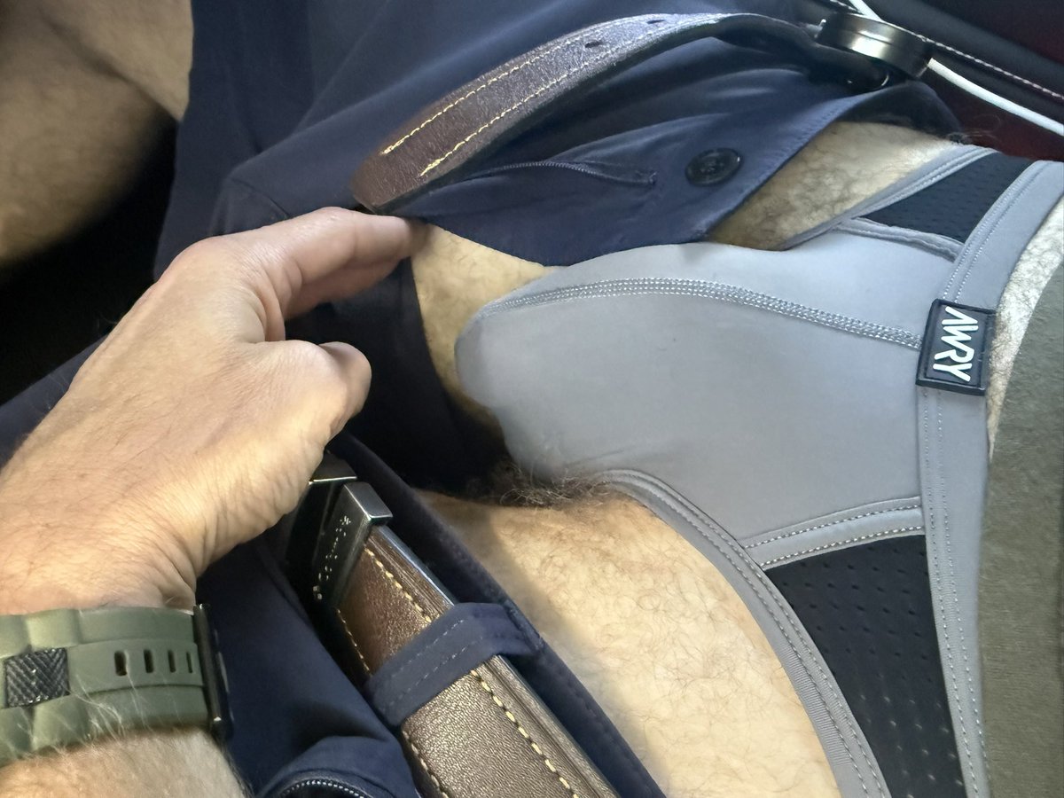 Matt_SCxCO's tweet photo. That moment you’re in your car &amp; that urge hits! https://t.co/Rua0tjql4J