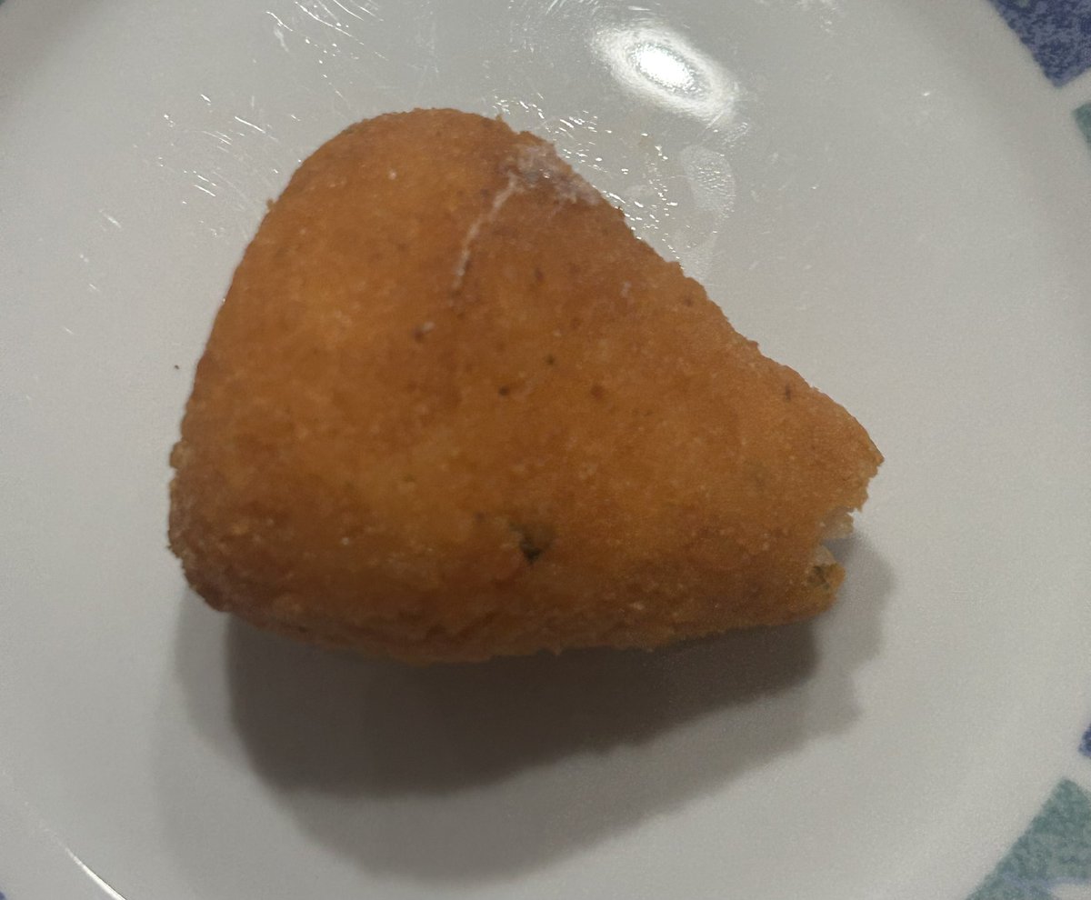 raviesdiary's tweet photo. 🌮 dinner : arancino !

371 cal https://t.co/u6D1IwEW3T