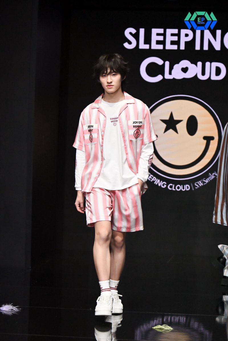 epnewsonline's tweet photo. #kongjiro ร่วมเดินแฟชั่นโชว์ ในงาน  Bangkok International Fashion Week 2026 - Visionary Stage at Siam Center 

THOMASKONG AT SIAM CENTER BIFW26

#SiamCenterBIFW2026xTHOMASKONG  #SleepingcloudTH
#SiamCenterBIFW2026 #BIFW2026 #SiamCenter #thomaskong #โทมัสก้อง https://t.co/cG2hCJnwDf