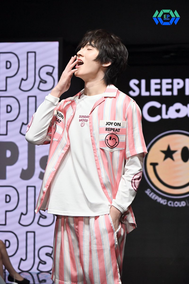 epnewsonline's tweet photo. #kongjiro ร่วมเดินแฟชั่นโชว์ ในงาน  Bangkok International Fashion Week 2026 - Visionary Stage at Siam Center 

THOMASKONG AT SIAM CENTER BIFW26

#SiamCenterBIFW2026xTHOMASKONG  #SleepingcloudTH
#SiamCenterBIFW2026 #BIFW2026 #SiamCenter #thomaskong #โทมัสก้อง https://t.co/cG2hCJnwDf
