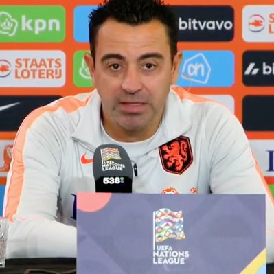 TouchlineX's tweet photo. 🚨🗣️ 𝗡𝗘𝗪: Xavi Hernández on Virgil van Dijk potentially reaching 100 caps with the Dutch national team:

"It is very special. One hundred international appearances is incredible."

"You have to remain fit and perform at a very high level for a long time under different coaches."

"That tells you that Virgil is a TOP PLAYER.”