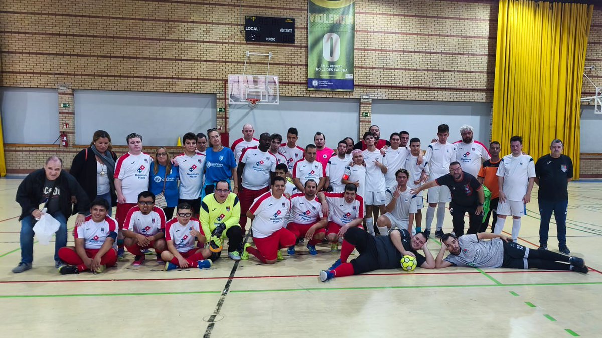 AFeddig2008's tweet photo. Esta tarde se ha organizado el segundo memorial de fútbol sala Geovanny González (padre de los deportistas David y Benjamín) dentro del pabellón del centro deportivo de la Universidad Carlos III de Getafe.
¡Muchas gracias a nuestros amigos de Arganda Futsal por participar! https://t.co/N3VOeVOtE1