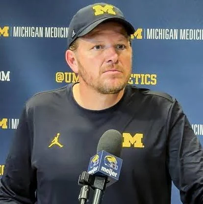 Tj_Ronin's tweet photo. Halftime thoughts:

It’s fair to start questioning Jason Beck.

- Situational play-calling is shit.
- The running scheme is shit.
- The refusal to throw the ball beyond 10 yards is shit.
- The Wildcat is shit.

At some point, the offense has to evolve. its week 5.

#GoBlue〽️ https://t.co/H9gq2Edkrw