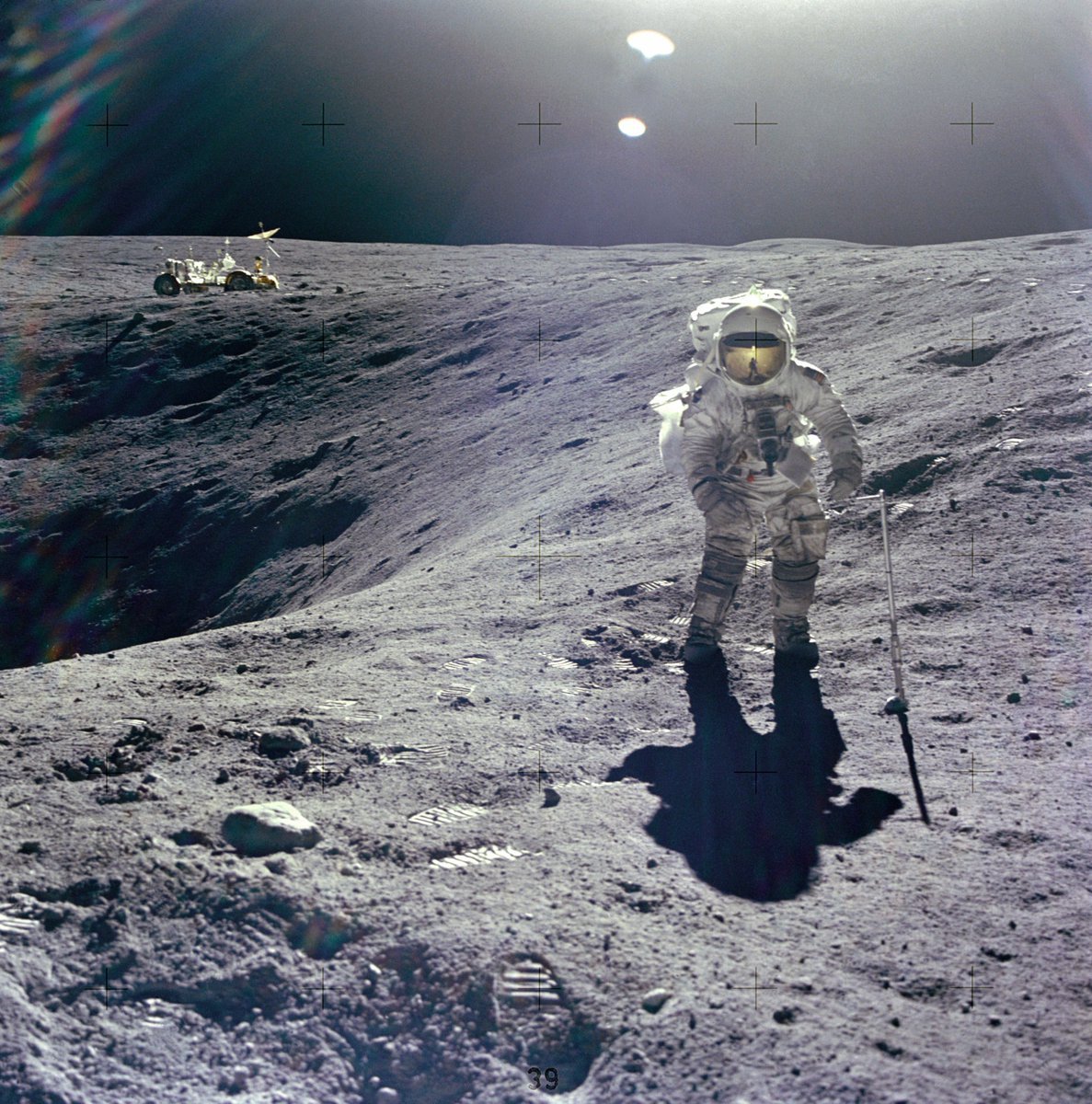 ncspaceops's tweet photo. Happy 91st birthday to Charlotte #NC native, retired USAF Brig. Gen. and #Apollo16 astronaut Charles Duke! Duke became the 10th person to walk on the Moon.
HE WAS ON THE MOON! @NavalAcademy grad. @MIT alum. Apollo 11 CAPCOM. Happy birthday, BG Duke! https://t.co/ohL2SkzDPo