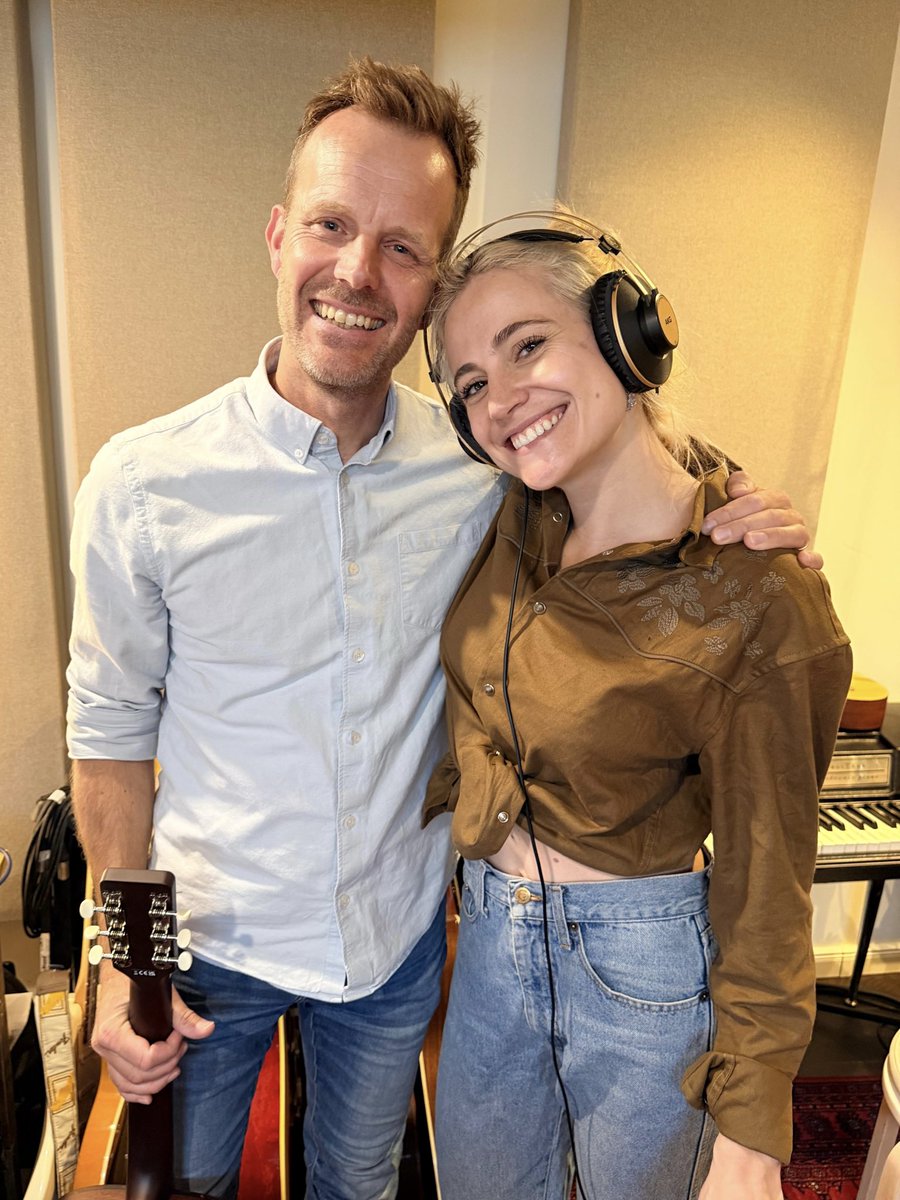 PixieLott's tweet photo. cooking up something heheh https://t.co/lOFzgExjxu