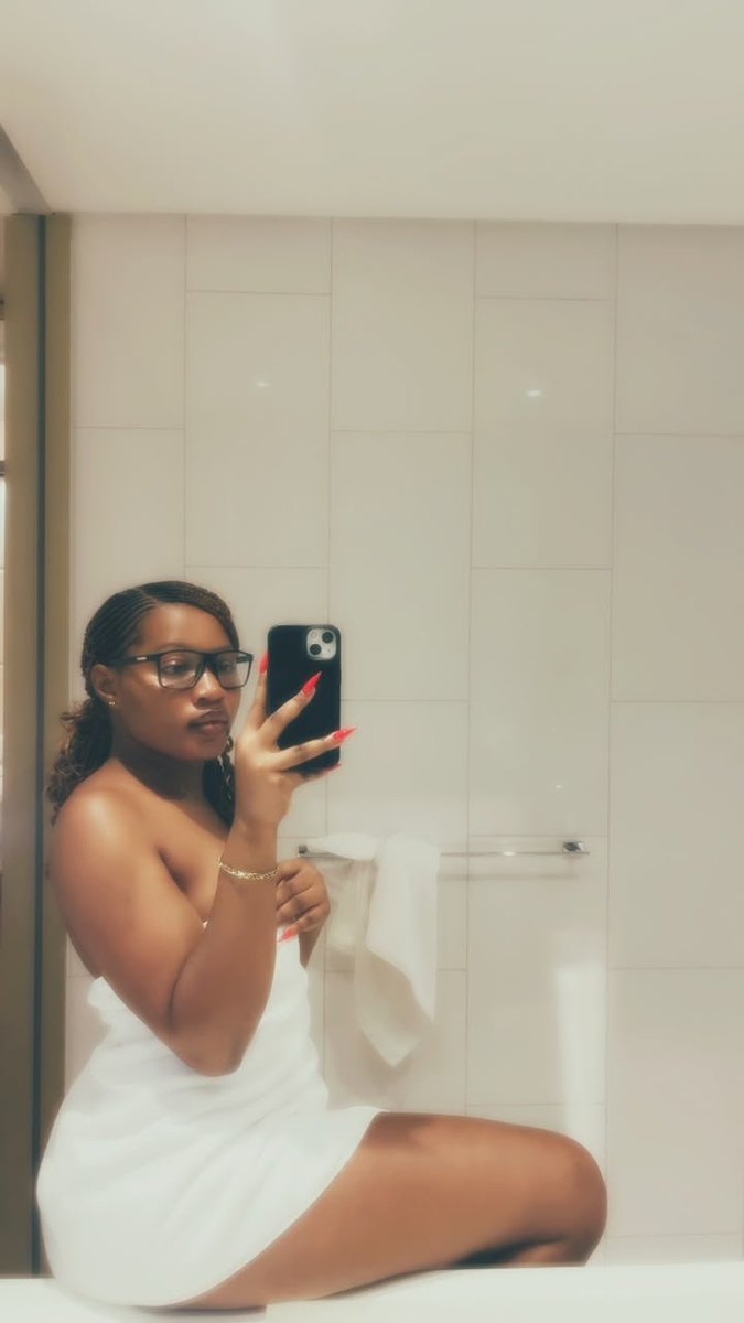 Josephine5so8's tweet photo. I am tired of hello, hi, pretty, fine girl etc texts in my dms.

Go straight to the point Sir 

Talk your mind and say what you want. https://t.co/fddN1gRHI6