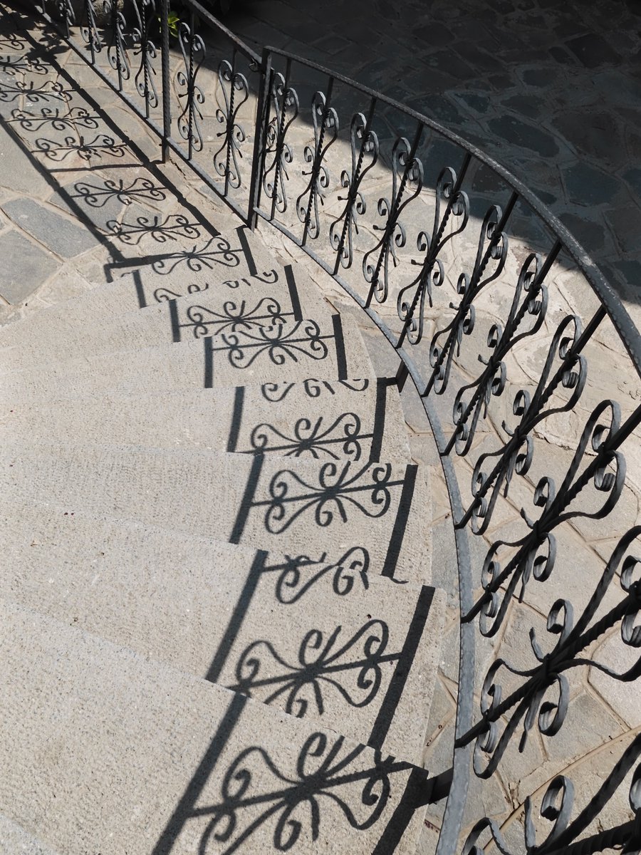 photoahmet35's tweet photo. #street #cityscape #shadow https://t.co/eBZr4hsL09