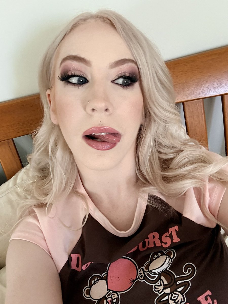 TheGigiSweets's tweet photo. 🙄 https://t.co/dQKTyltj3D